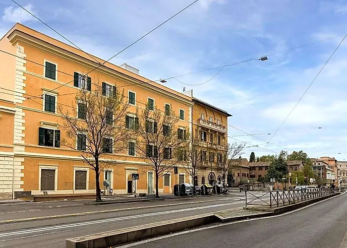 & Outdoor Patio - Colosseum & Fori Imperiali Hotel Roma